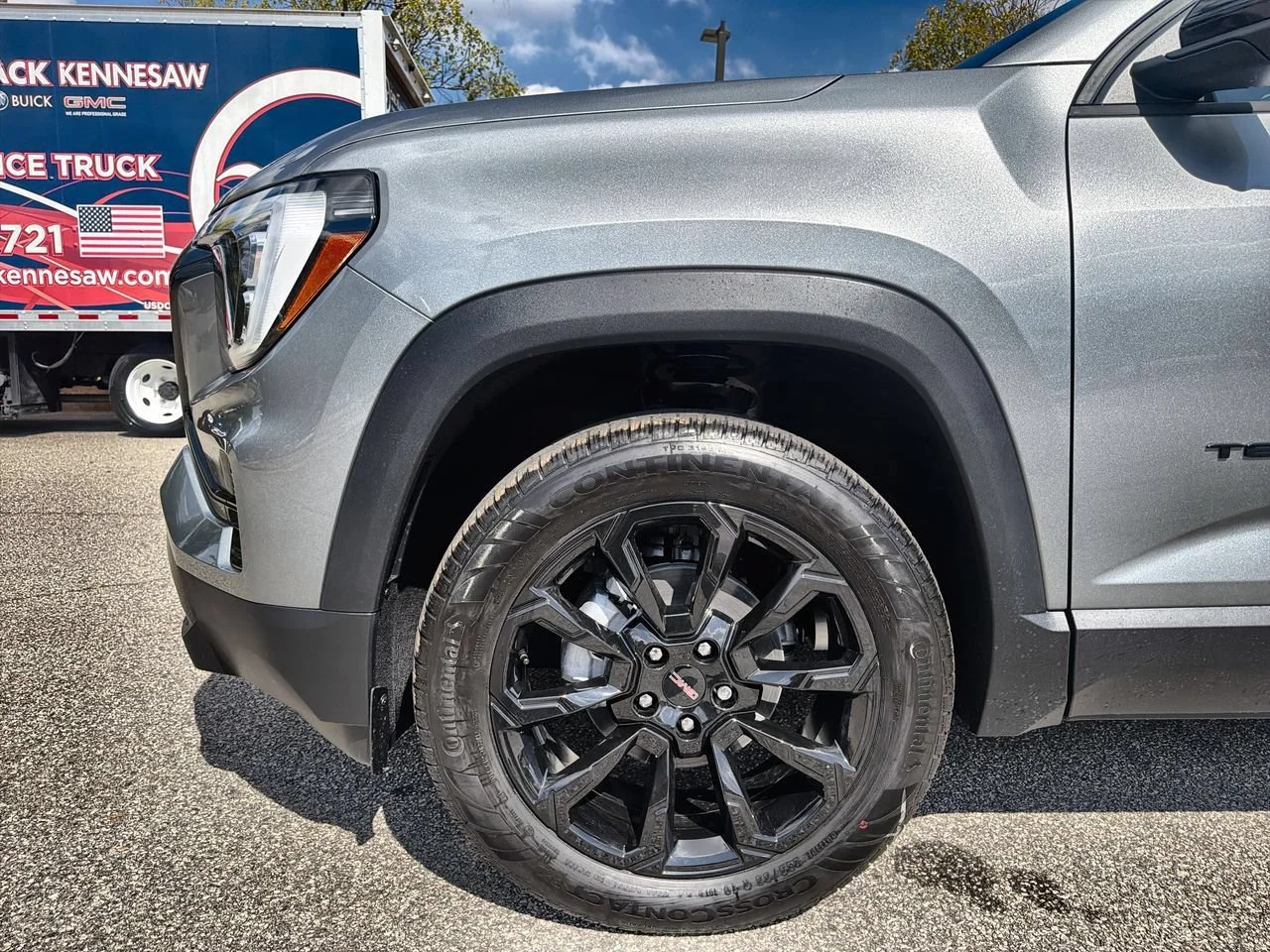 New 2027 Sterling Metallic GMC Elevation image 28