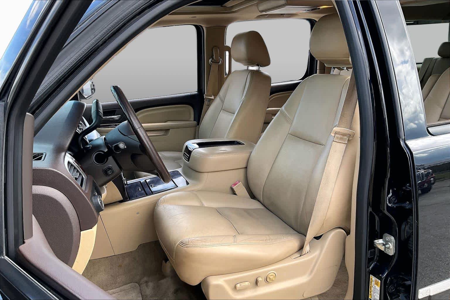 Used 2014 Onyx Black GMC Denali image 7