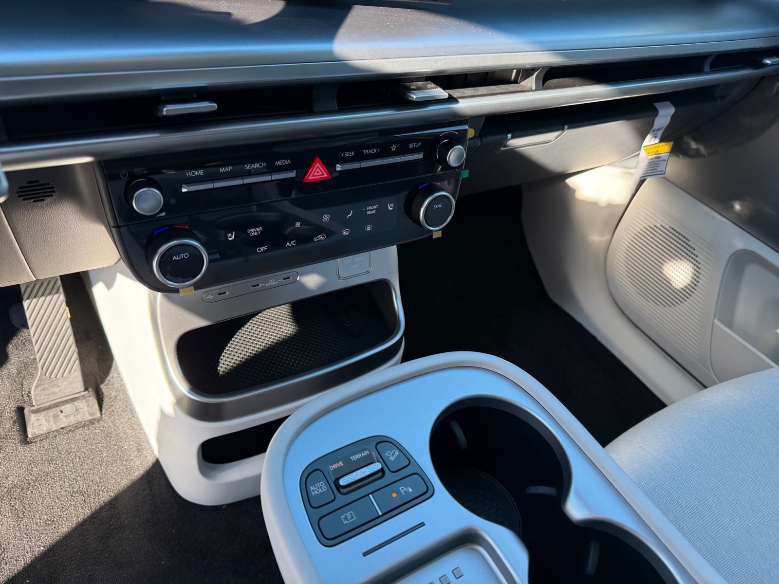 2026 Hyundai IONIQ 9 SE - Photo 13
