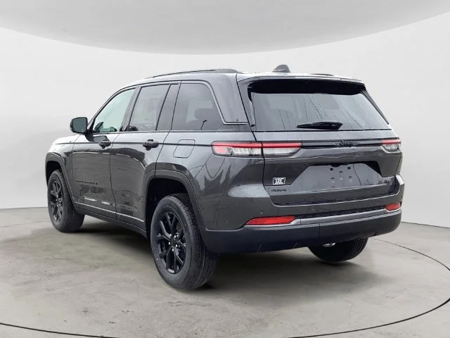 New 2026 Gray Metallic Jeep LAREDO ALTITUDE 4X4 image 3