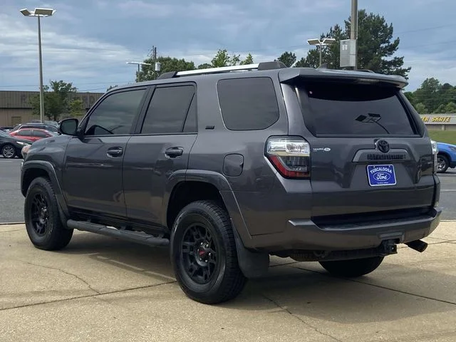 Used 2022 Magnetic Gray Metallic Toyota SR5 Premium image 4