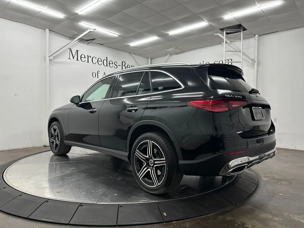 New 2026 Black Mercedes-Benz GLC 300 image 5