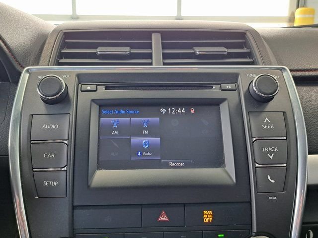 Used 2015 Silver Toyota SE image 14