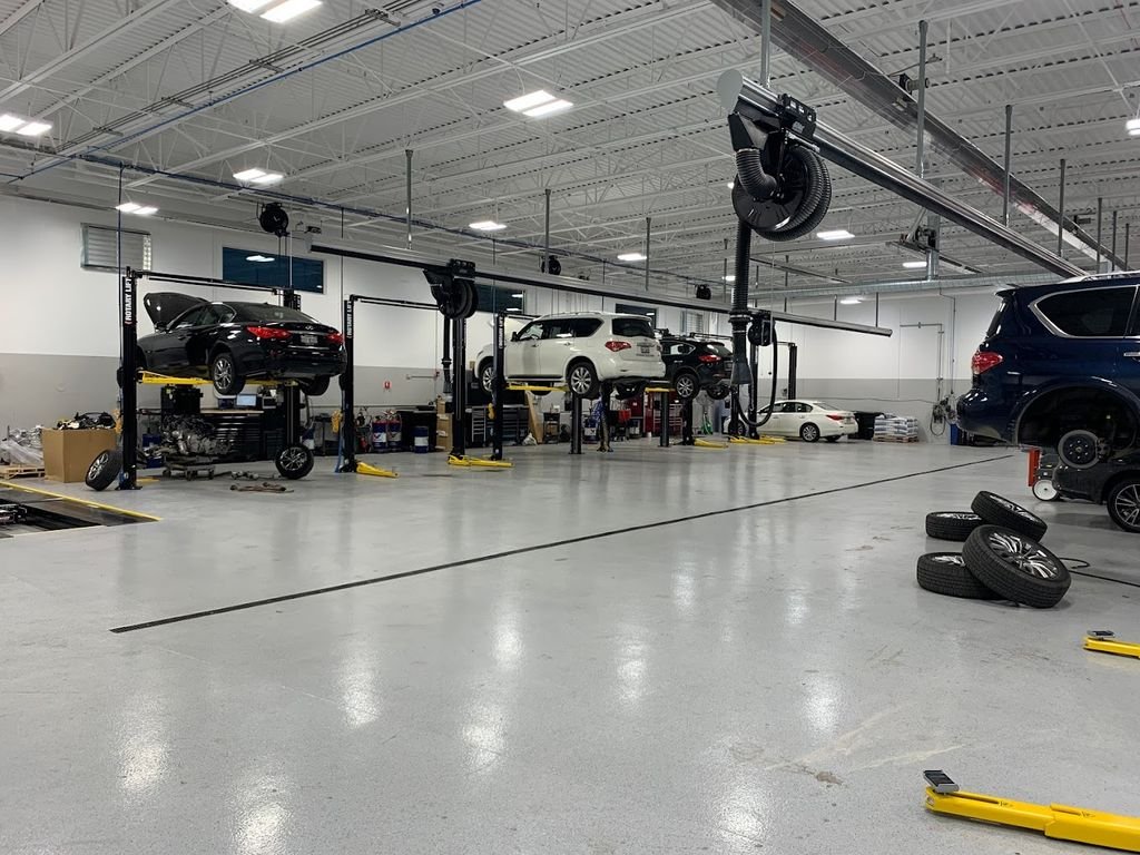Used 2010 Gold Chrysler Touring image 31