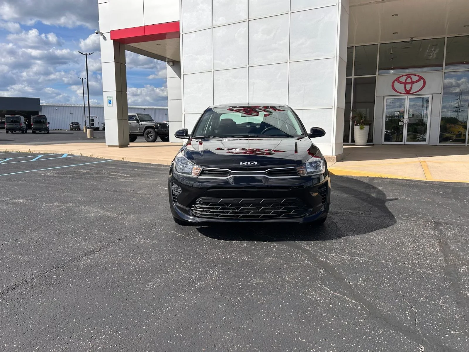 Used 2022 Black Kia LX image 7