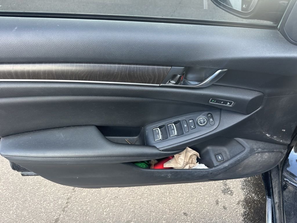 Used 2019 Black Honda EX-L image 20