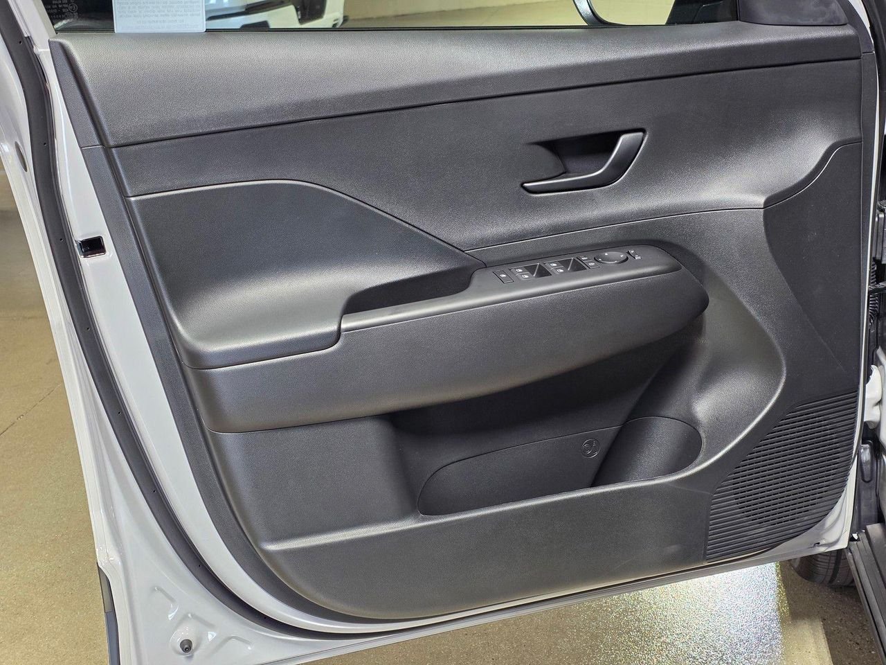 New 2027 C5g Hyundai SE FWD image 20