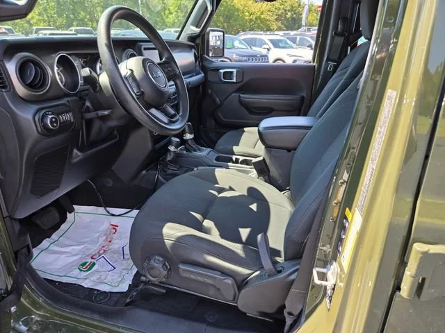 Used 2022 Green Jeep Sport image 10