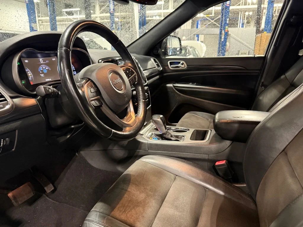 Used 2020 Gray Jeep Altitude image 4