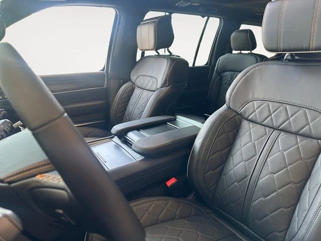 New 2026 High Gloss Black Exterior Paint Jeep Summit Reserve image 8
