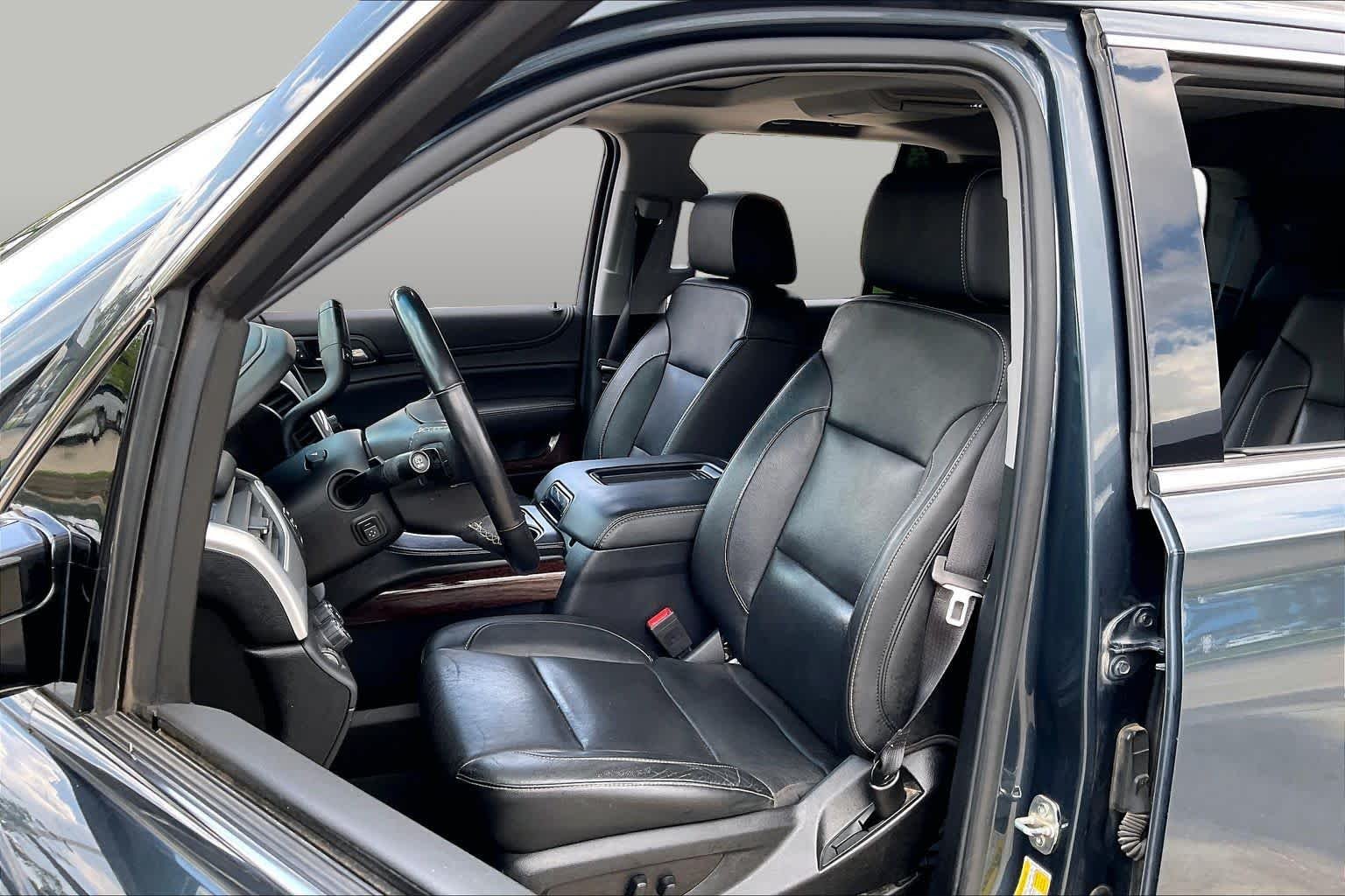 Used 2020 Dark Sky Metallic GMC SLT image 7