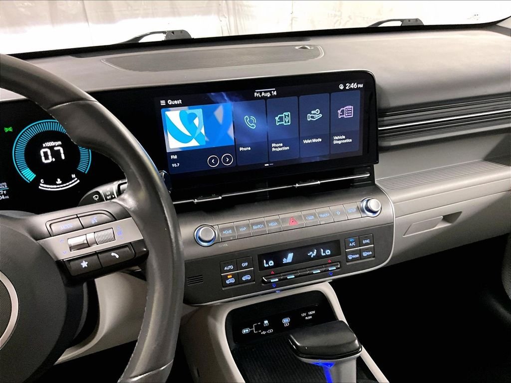 Used 2024 White Hyundai SEL image 25