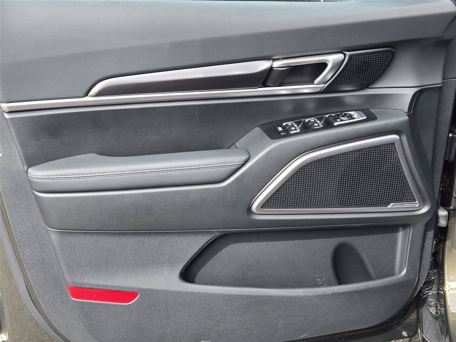 New 2025 Dark Moss Kia S image 14