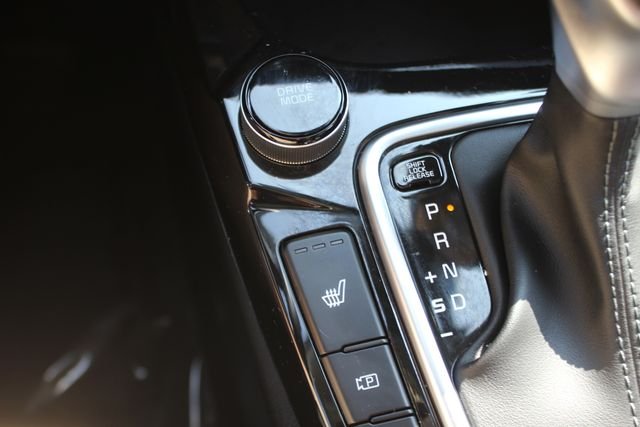 Used 2024 White Kia S image 11