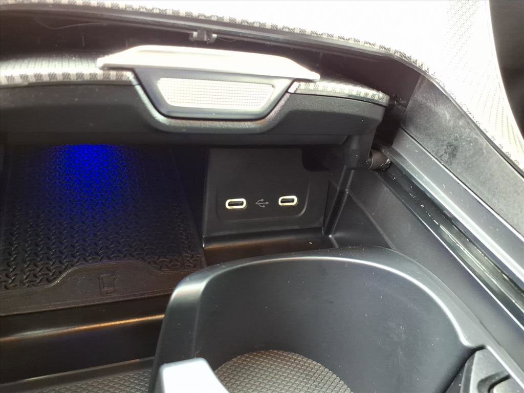 New 2026 Selenite Grey Met Mercedes-Benz C300 image 18