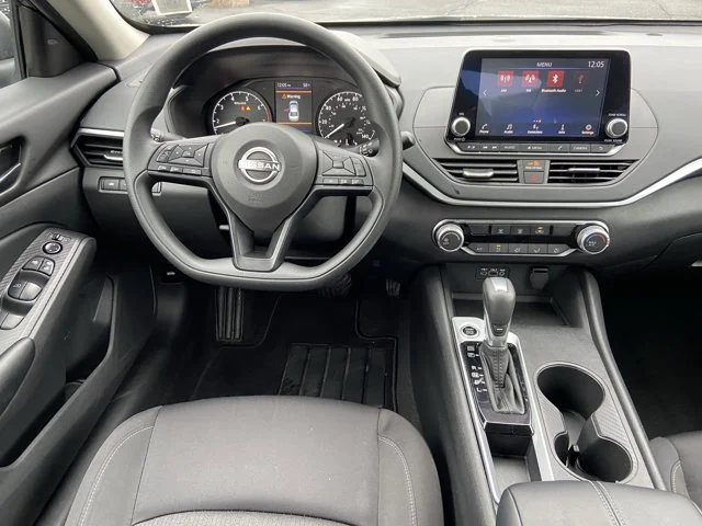 2025 Nissan Altima S - Photo 13