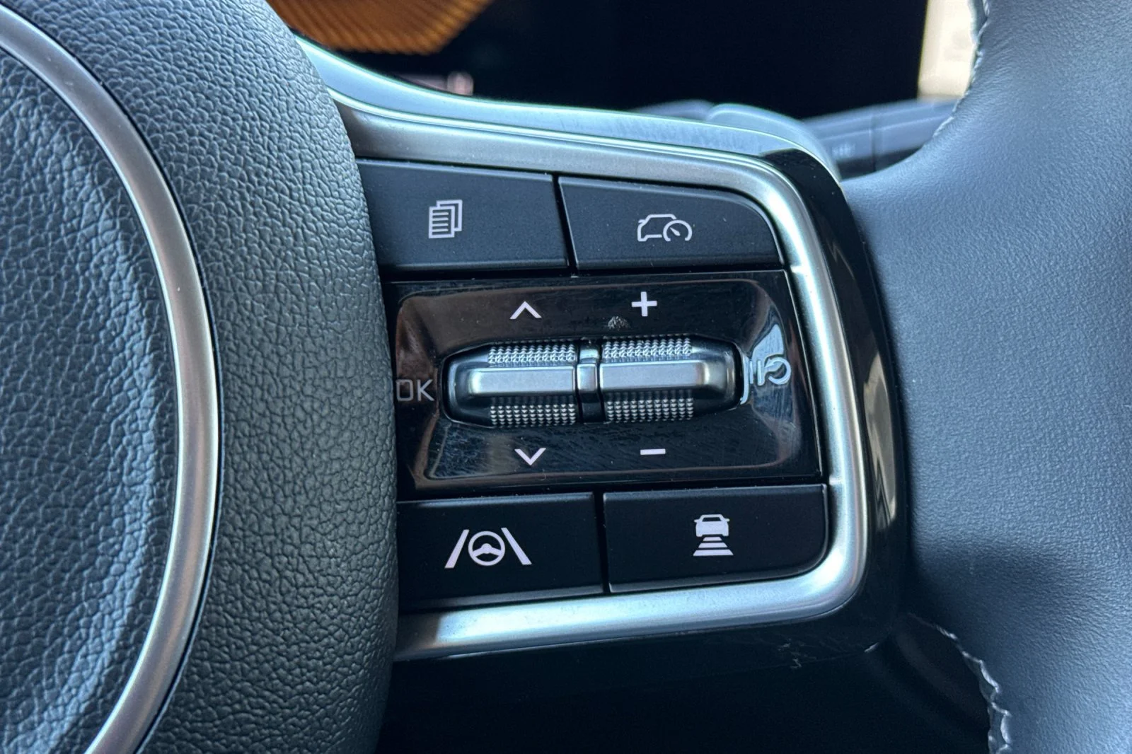 2025 Kia Sorento EX Hybrid - Photo 29