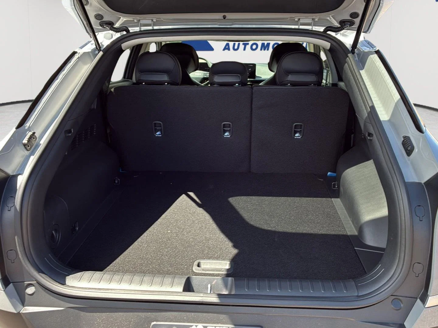 New 2026 GRAY Kia Light Long Range image 8