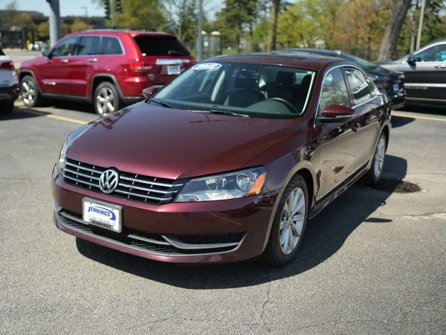 Used 2012 Red Volkswagen SEL image 4