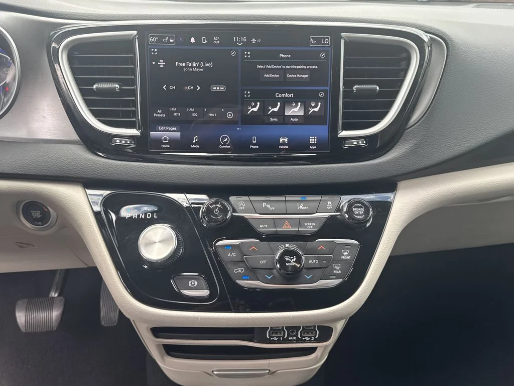 2023 Chrysler Pacifica Touring L - Photo 28