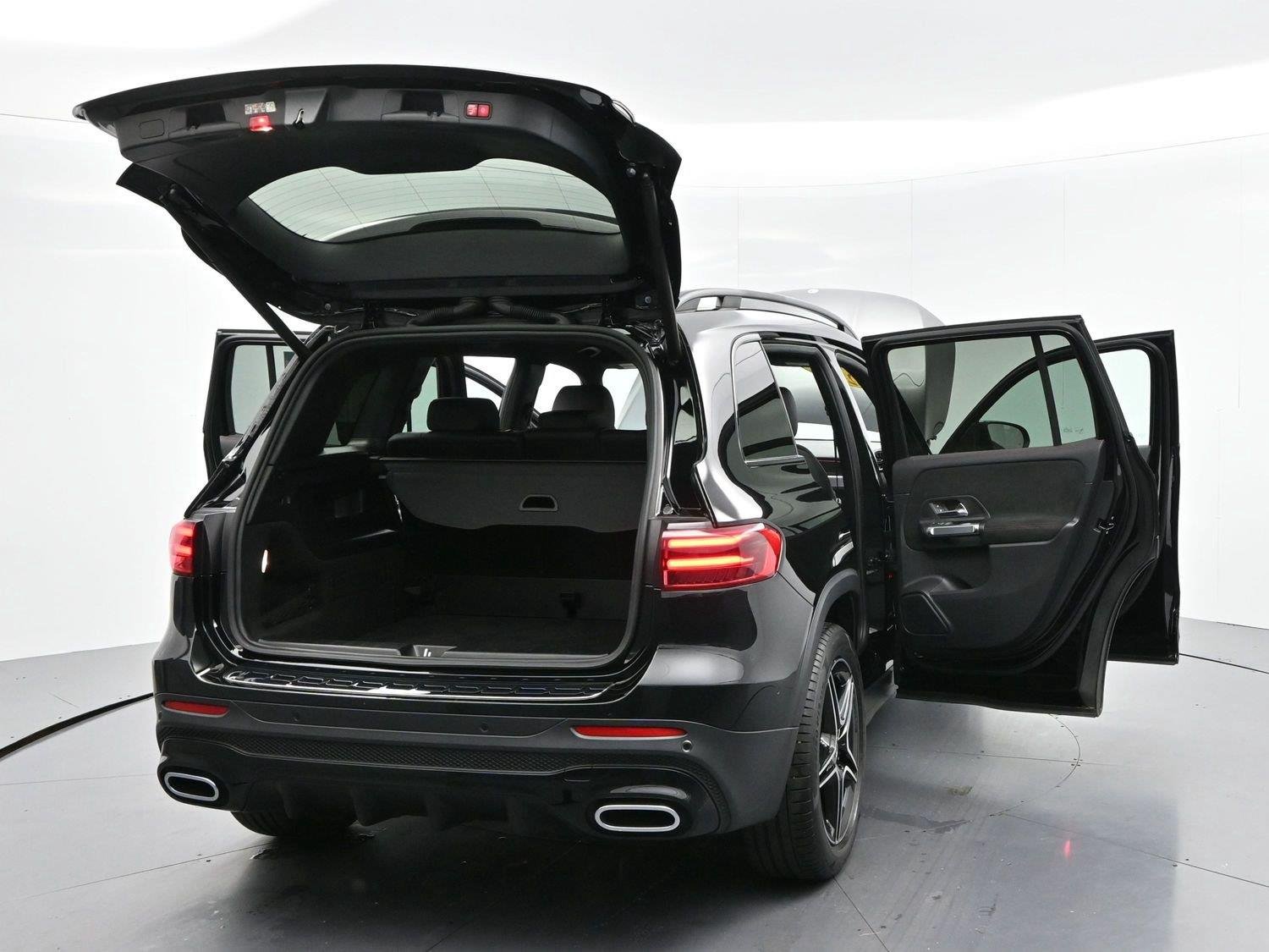 Used 2024 Black Mercedes-Benz GLB 250 image 41