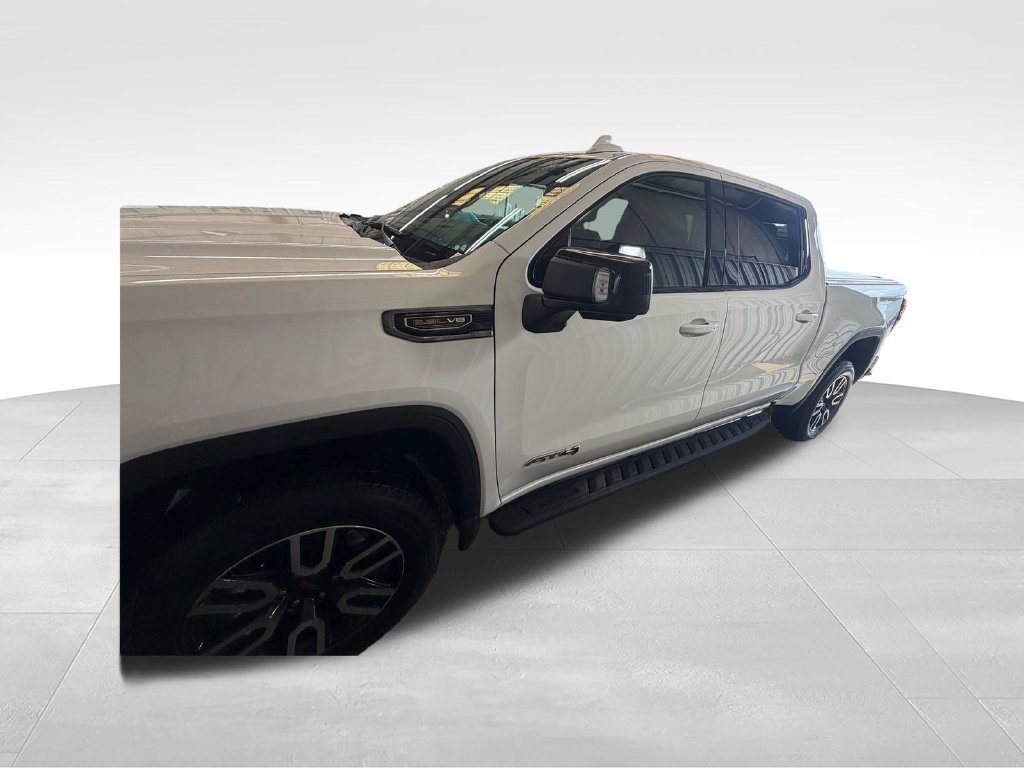 Used 2022 White GMC AT4 image 2