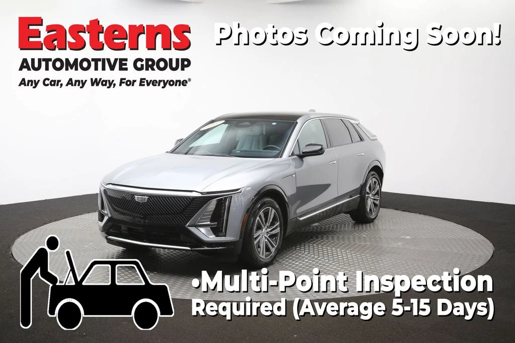 Used 2024 Silver Cadillac Luxury image 59
