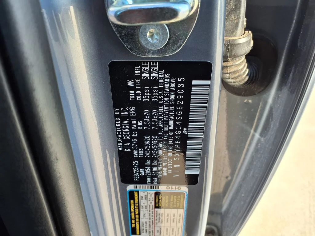 Used 2025 Silver Kia S image 38
