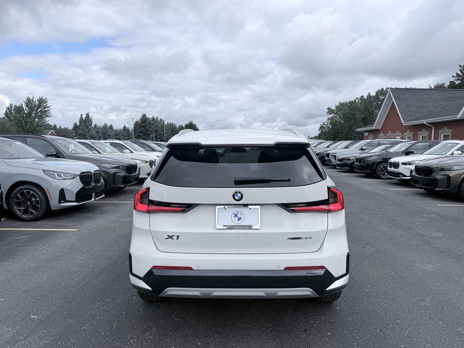 Used 2023 Alpine White BMW xDrive28i image 6