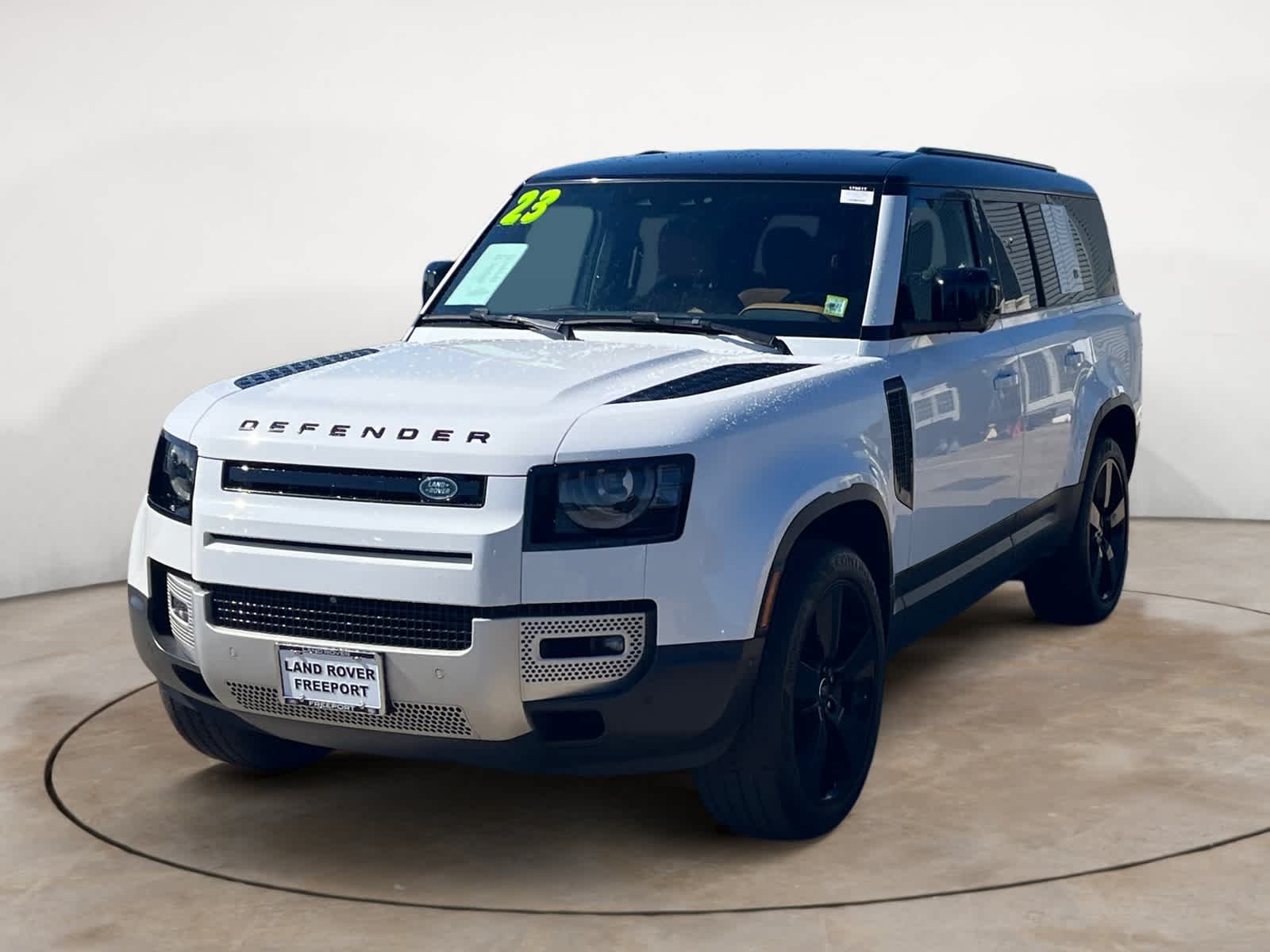 2023 Land Rover Defender SE