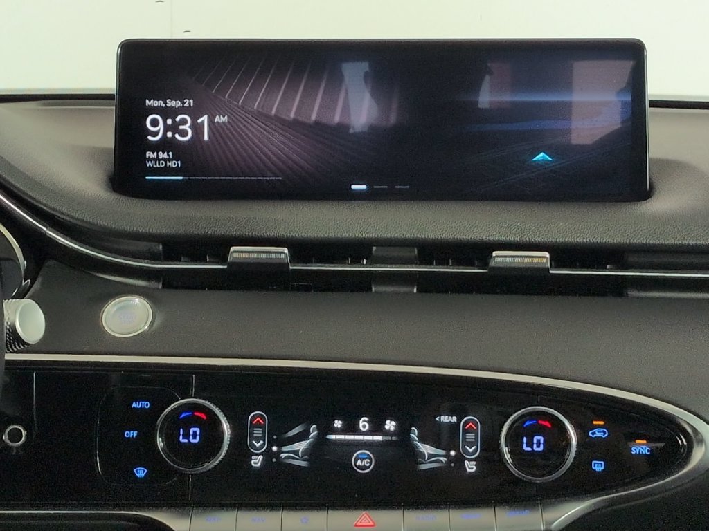 2025 GENESIS GV70 Standard - Photo 24