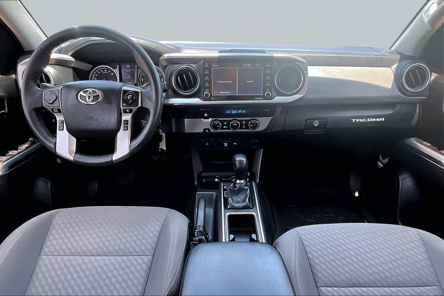 Used 2022 White Toyota SR5 image 15