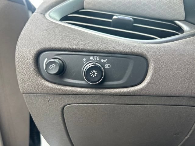 Used 2016 SUMMIT WHITE Chevrolet LS image 13
