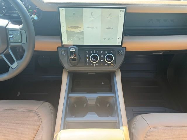 New 2026 Woolstone Green Land Rover X-Dynamic SE image 27