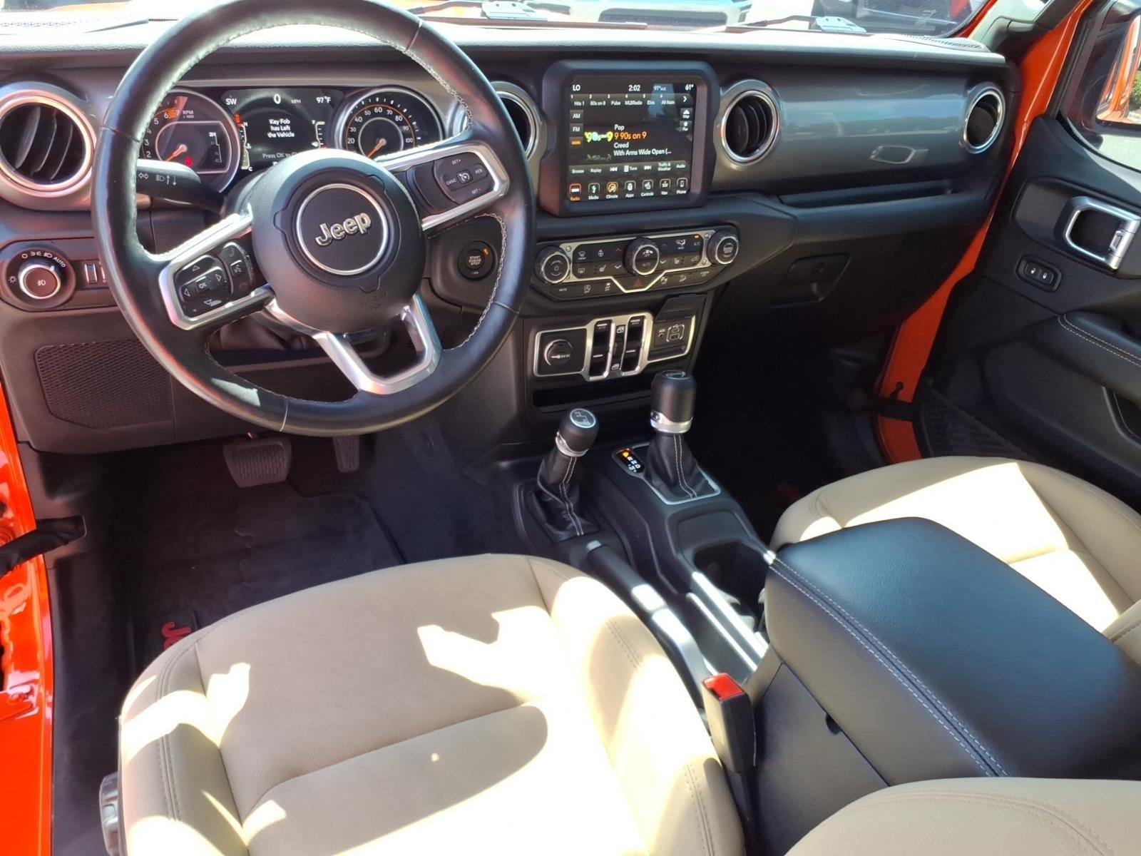 Used 2018 Punkn Metallic Clearcoat Jeep Sahara image 22