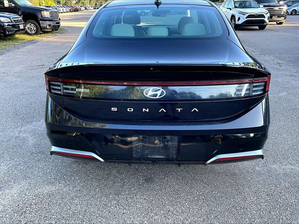 Used 2025 Blue Hyundai SEL image 10