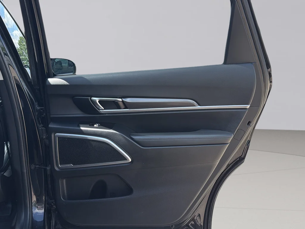 Used 2025 Ebony Black Kia S image 28