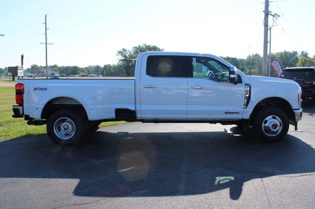 New 2026 Star White Metallic Tri-Coat Ford F-350® King Ranch® image 23