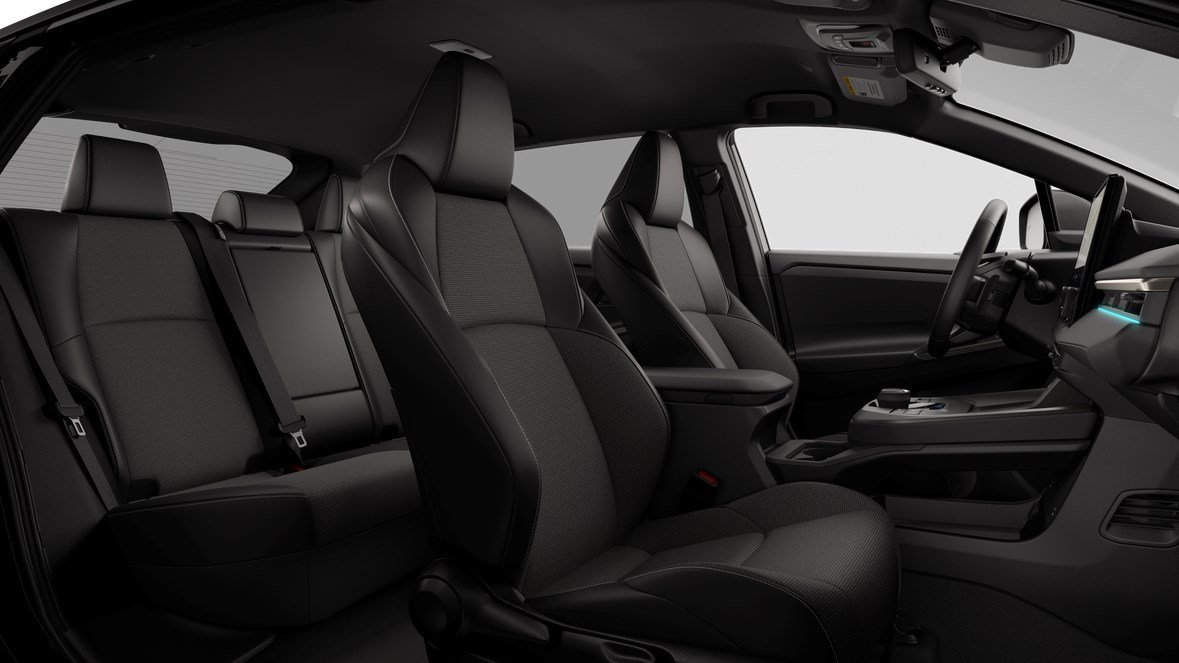 New 2026 Wind Chill Pearl Toyota XLE image 28