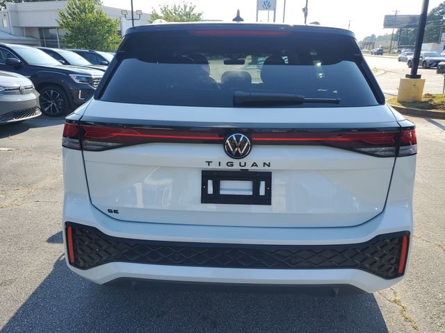 Certified Used 2025 White Volkswagen 2.0T SE R-Line Black image 5