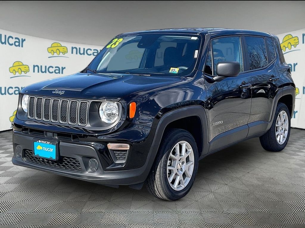 Used 2023 Black Clearcoat Jeep Latitude image 3