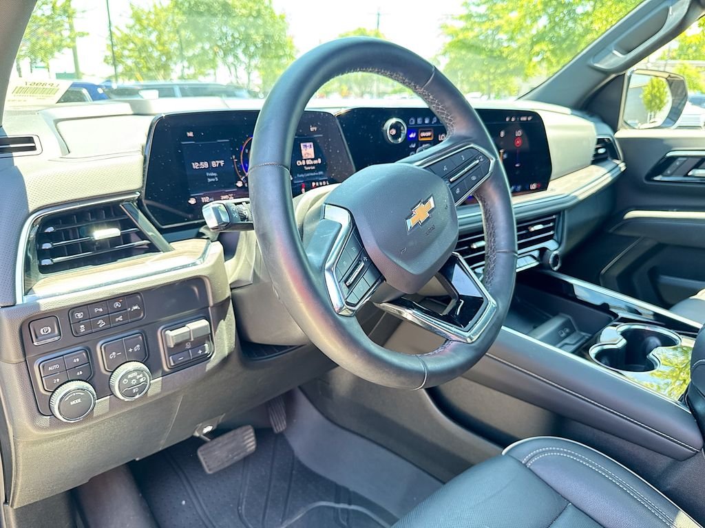 Used 2025 Black Chevrolet Premier image 19