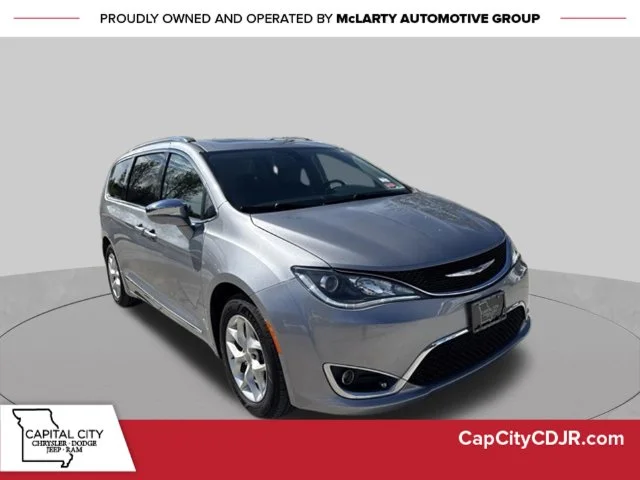 Used 2020 Silver Chrysler Limited image 1