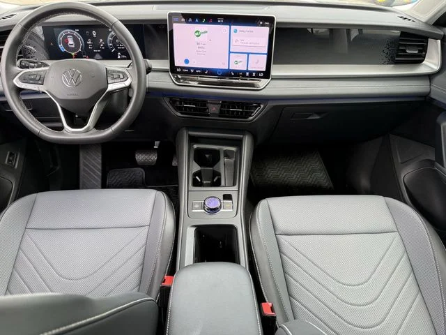 Certified Used 2025 Silver Volkswagen 2.0T SE image 9