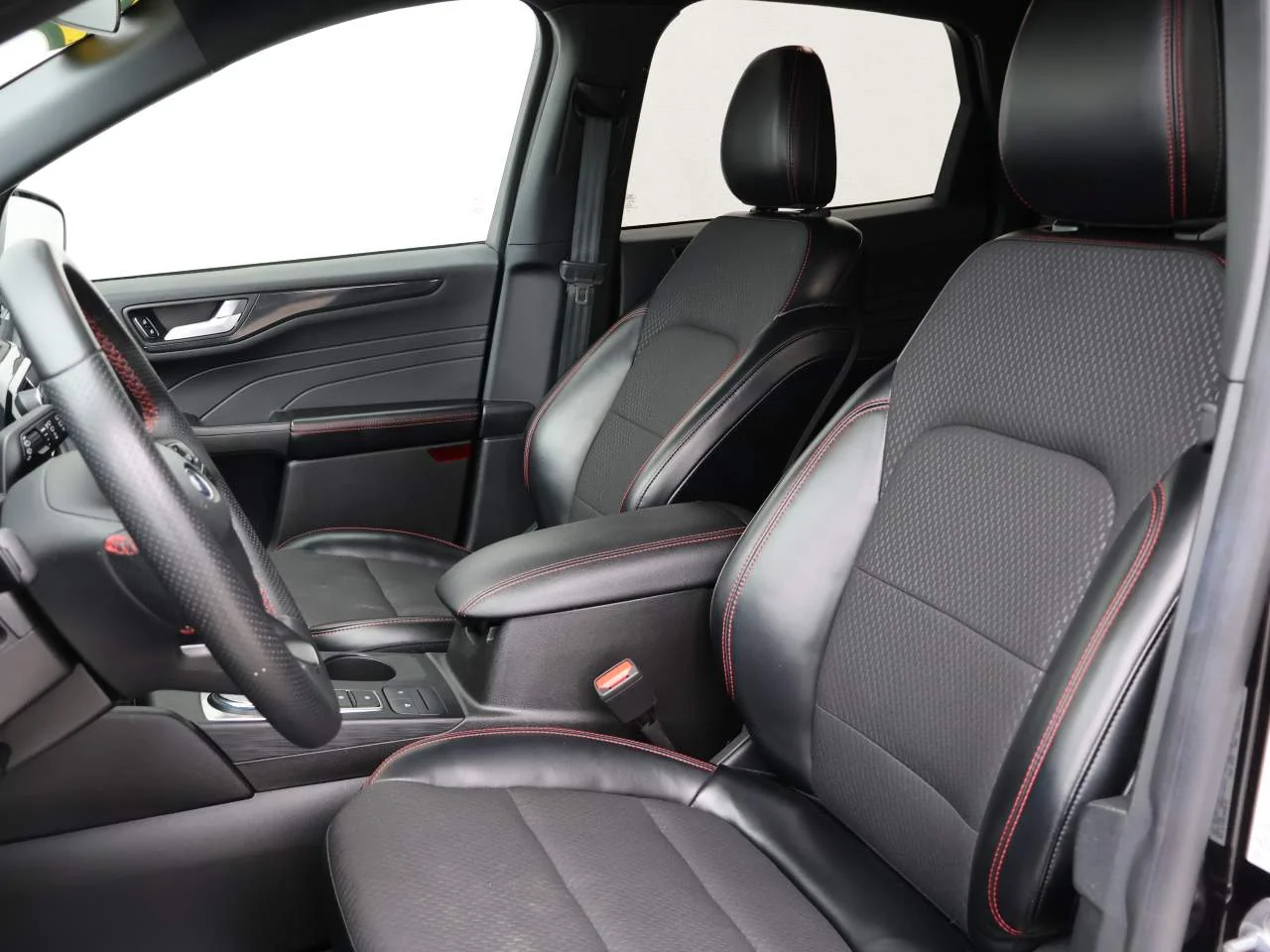2024 Ford Escape ST-Line - Photo 10