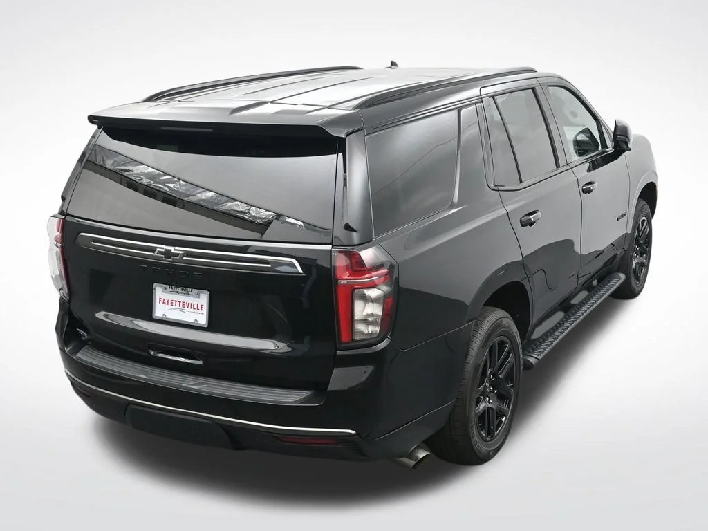 Used 2022 Black Chevrolet Z71 image 25