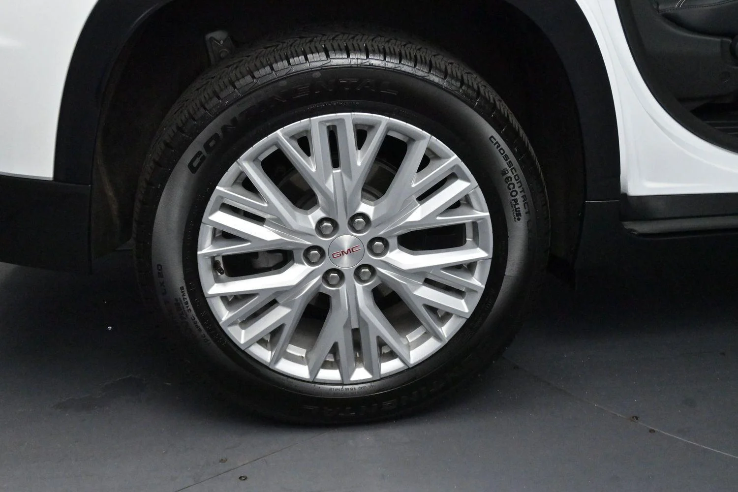 Used 2026 Summit White GMC Elevation image 37