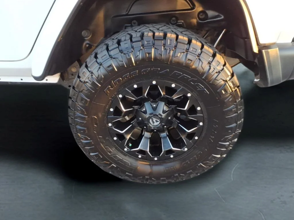 Used 2022 White Jeep Unlimited Sahara 4xe image 12