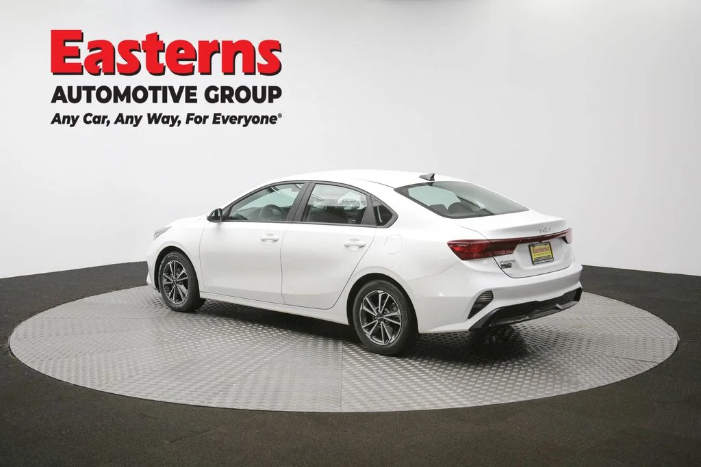 Used 2022 White Kia LXS image 58