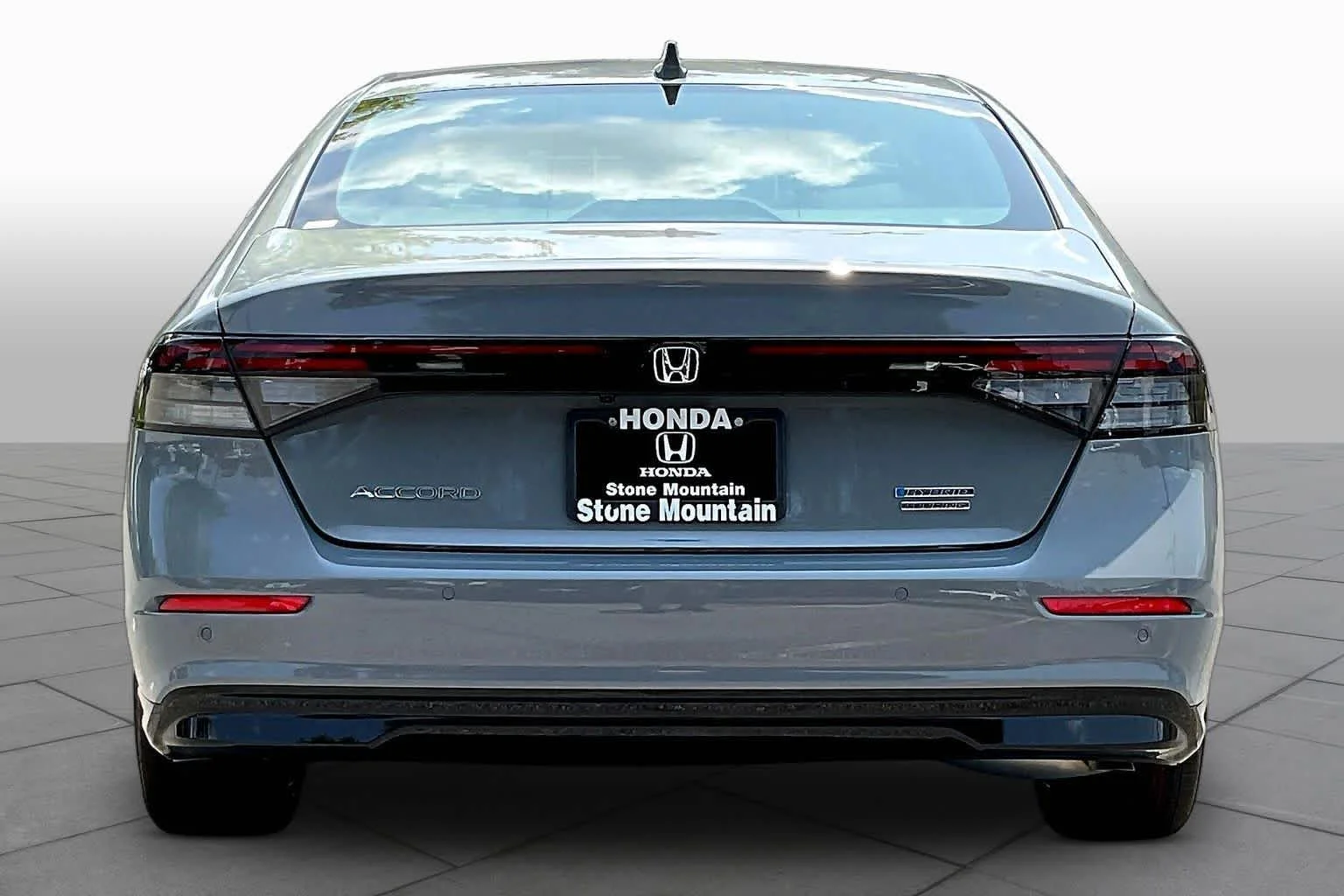 New 2026 Urban Gray Pearl Honda Touring image 4
